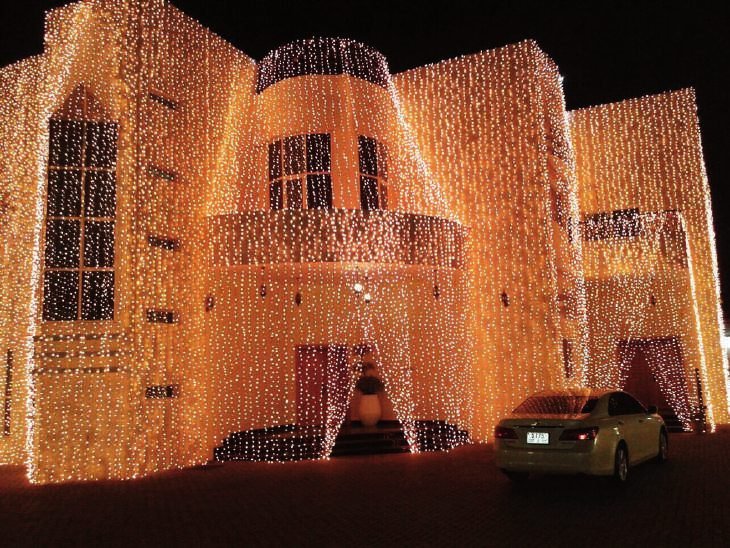 Building lighting in national colours